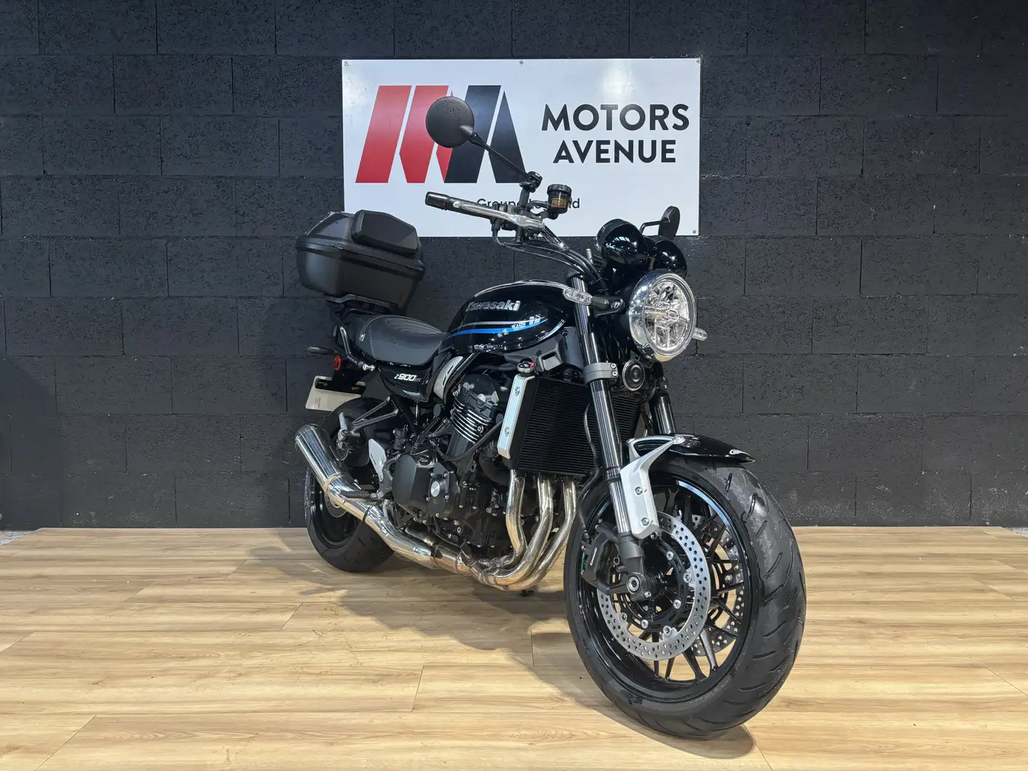 Kawasaki Z900RS - 1