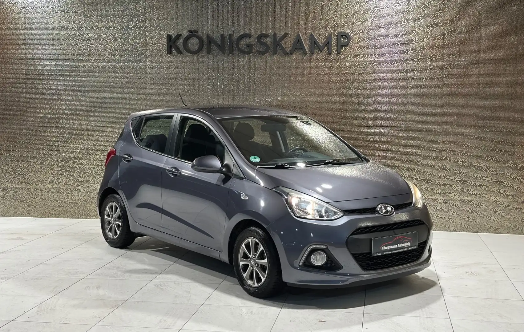 Hyundai i10 FIFA World Cup Edition *TÜV&SERVICE NEU * Braun - 1