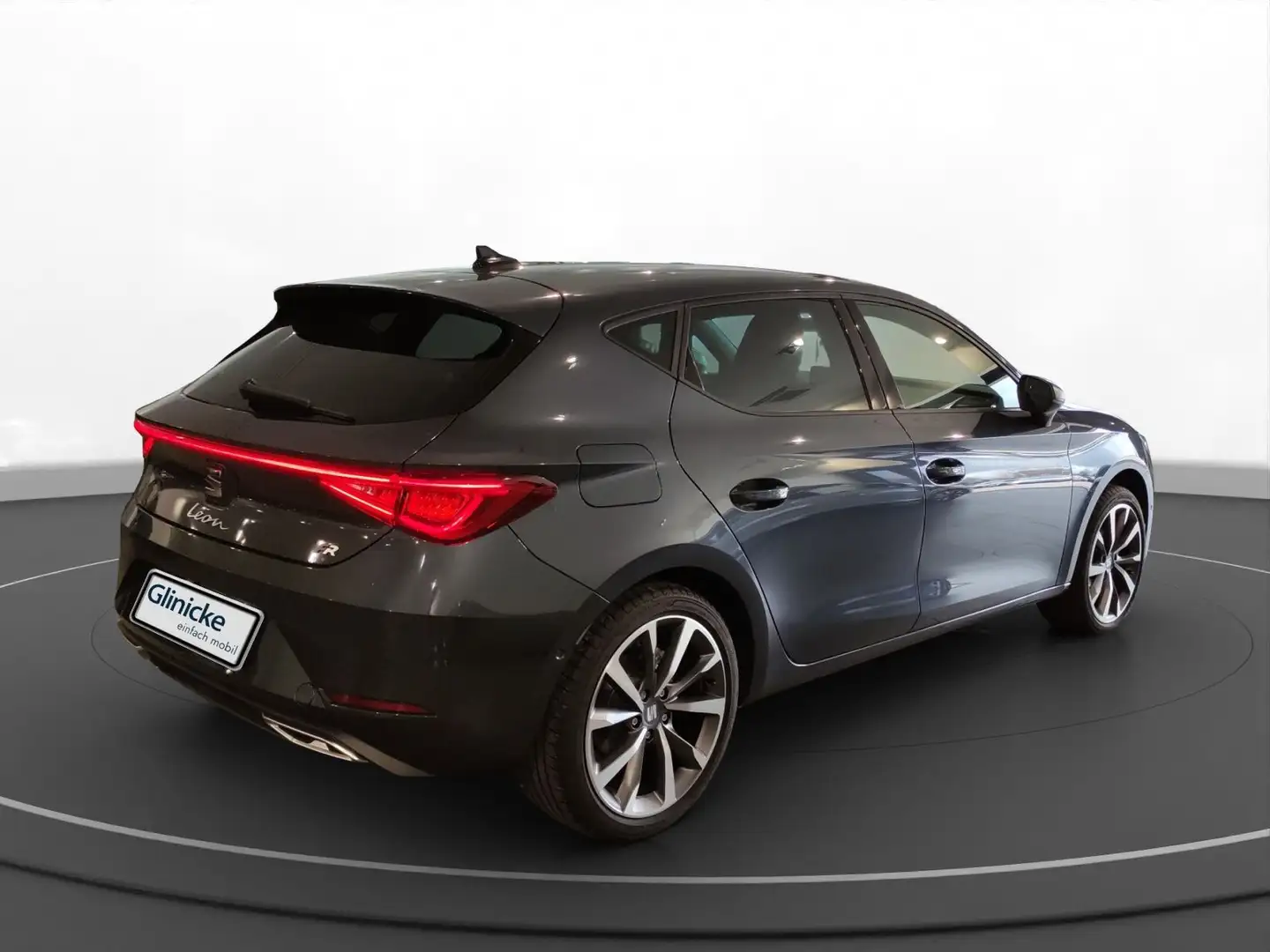 SEAT Leon 1.5 eTSI DSG FR Beat Kessy Smart Ambient Li Grau - 2
