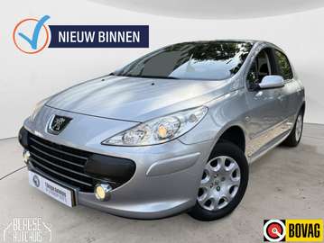 1.6 16V Oxygo Cruise Navi Ecc Pdc Trekhaak
