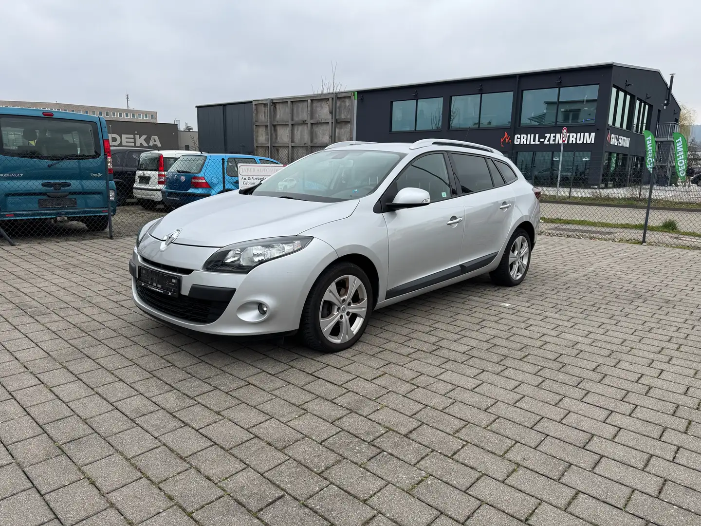 Renault Megane Dynamique Plateado - 1