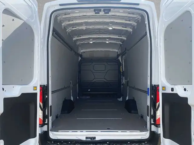 Ford Transit view 11