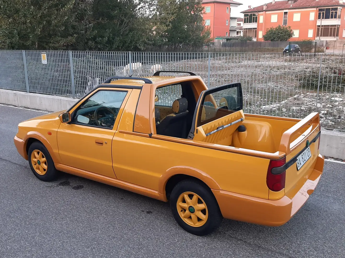 Skoda Felicia 1.6 Fun 4p Geel - 2