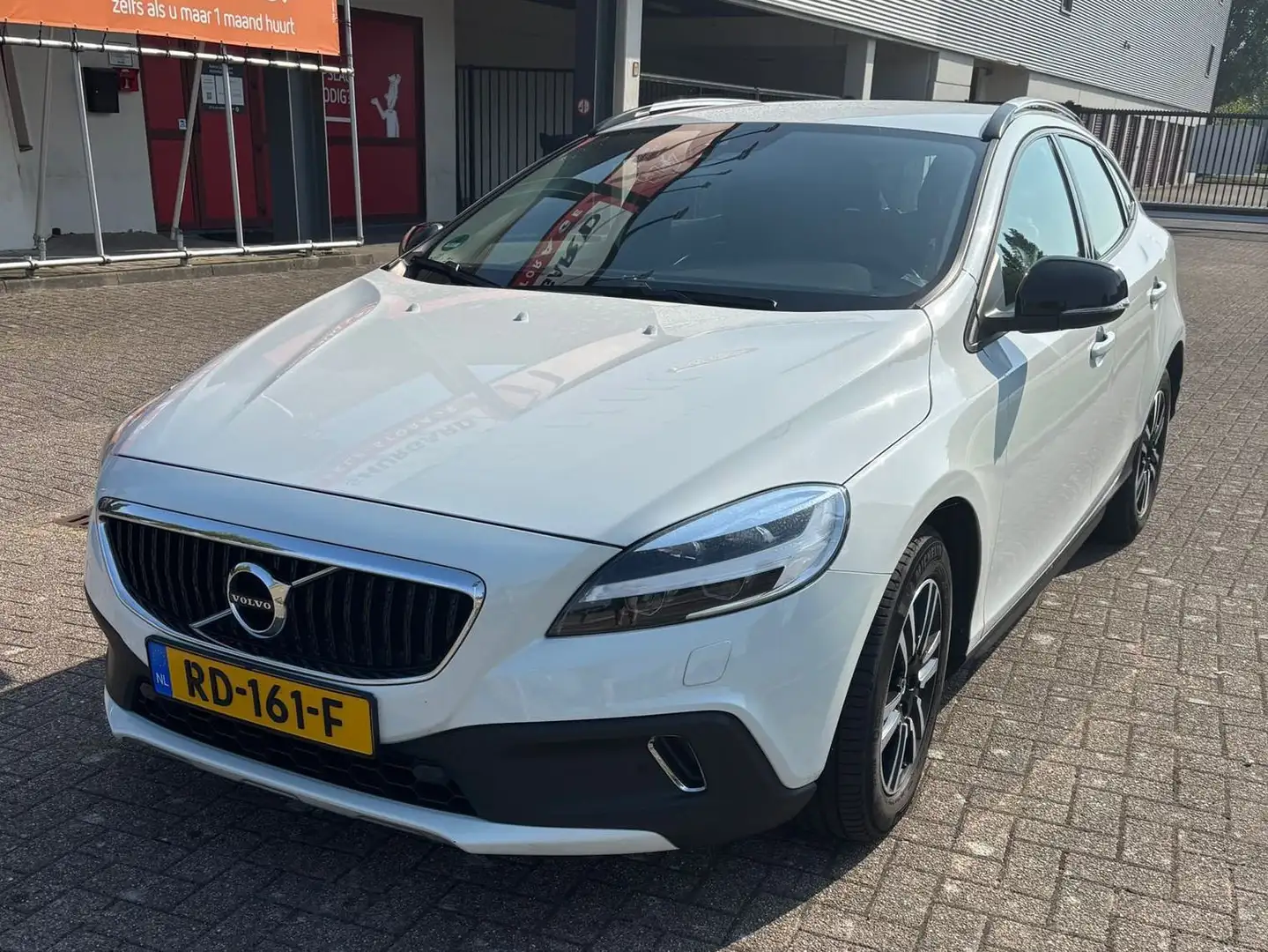 Volvo V40 Cross Country V40 Cross Country 1.5 T3 Nordic+ Automaat - 1