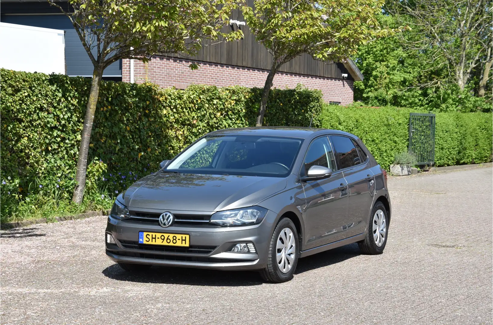 Volkswagen Polo 1.0 TSI 96 PK Navi Carplay NAP garantie Comfortlin Grijs - 1