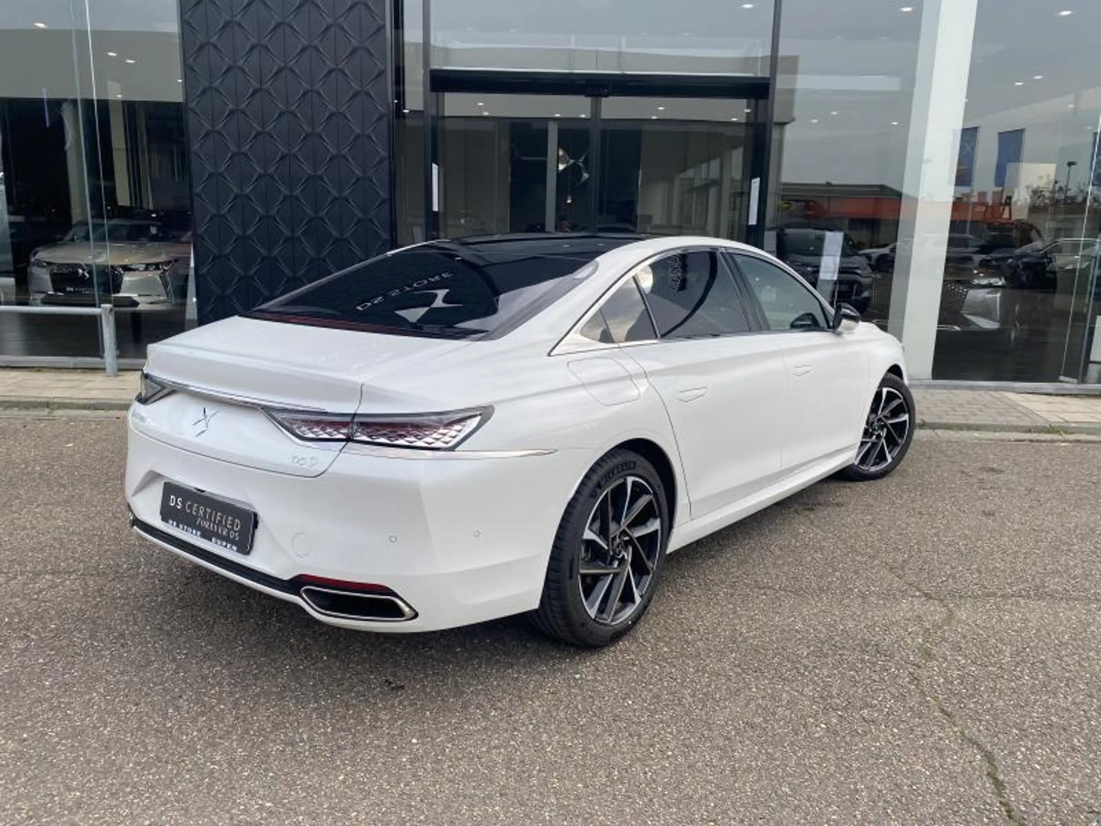 DS Automobiles DS 9 E-TENSE RIVOLI + — photo 3