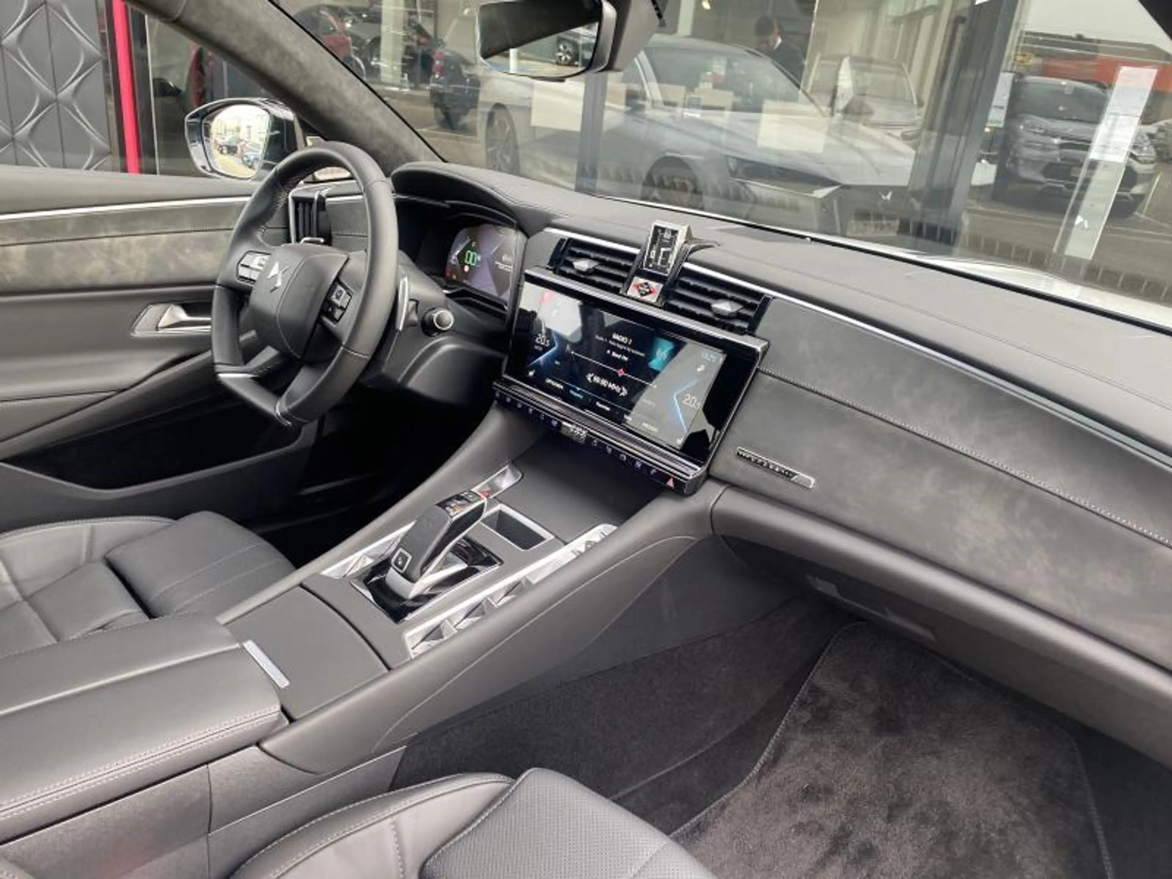 DS Automobiles DS 9 E-TENSE RIVOLI + — photo 11