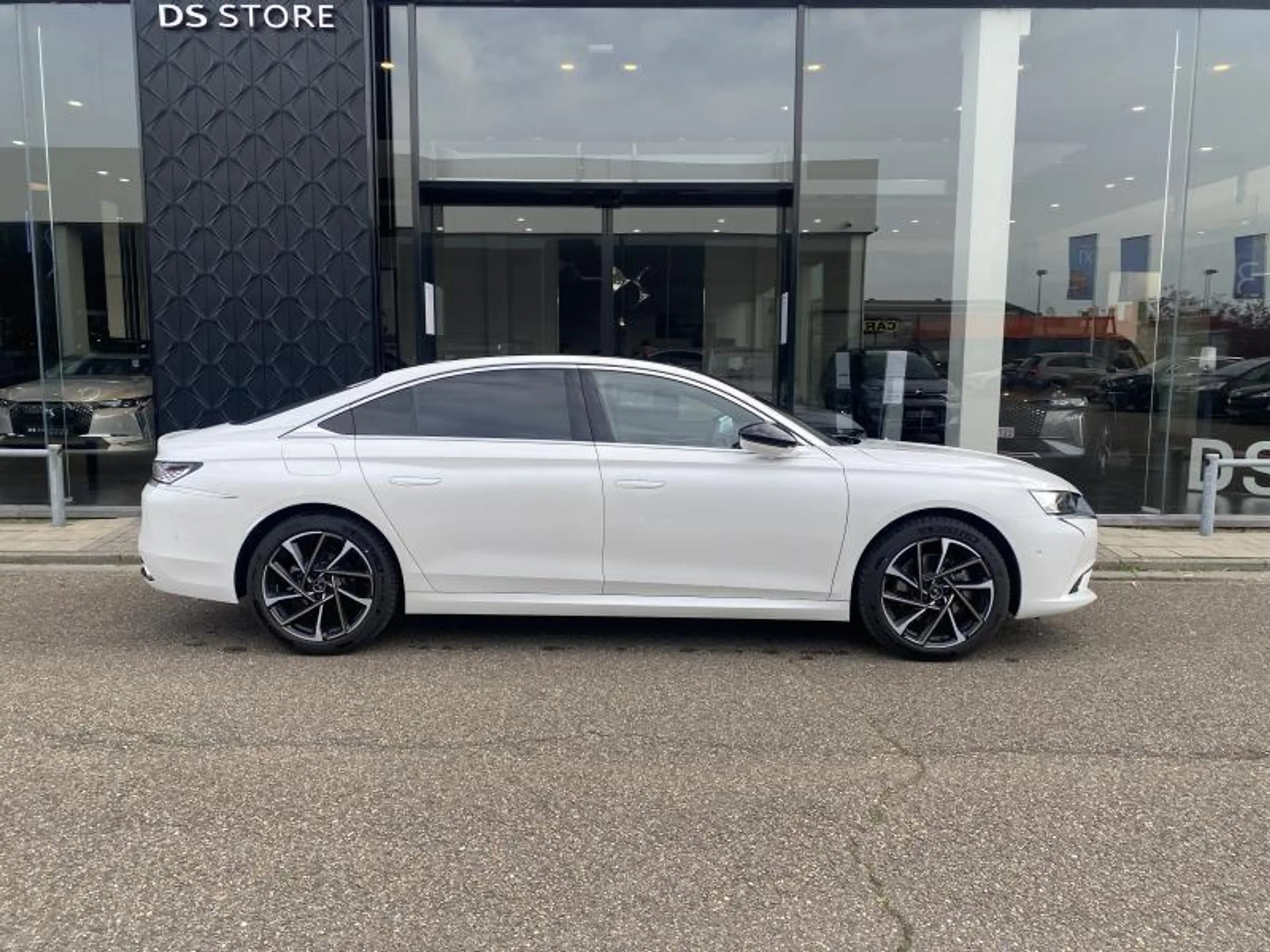 DS Automobiles DS 9 E-TENSE RIVOLI + — photo 7