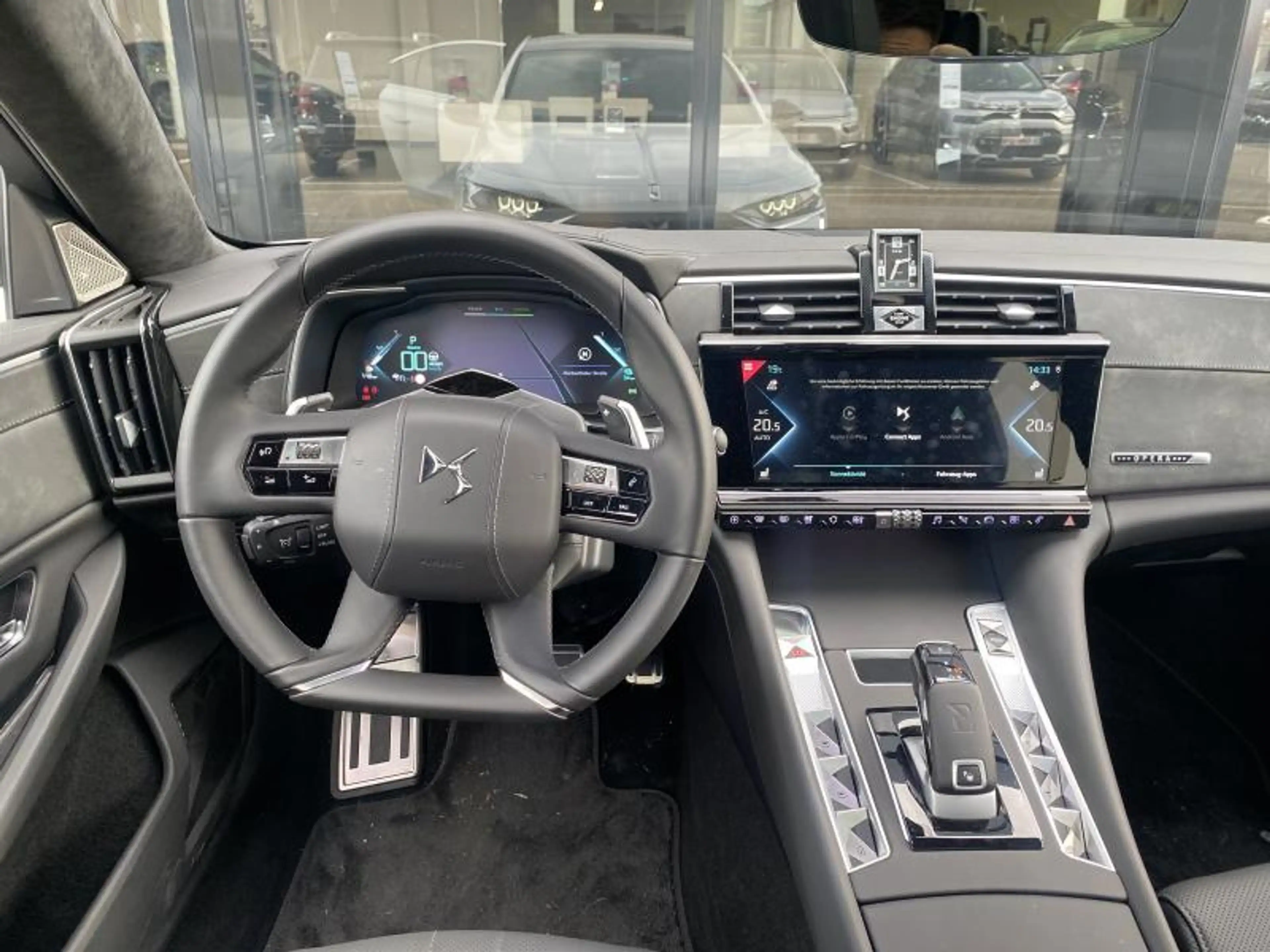 DS Automobiles DS 9 E-TENSE RIVOLI + — photo 10