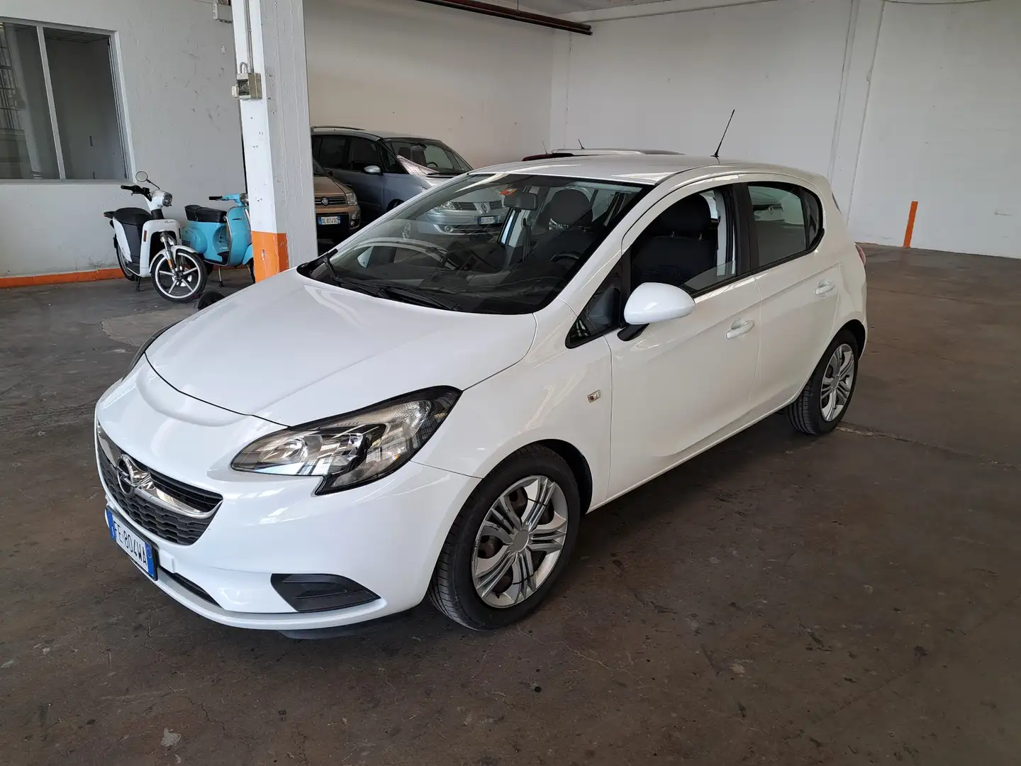 Opel Corsa Corsa V 2016 5p 1.4  (cosmo) Gpl 90cv my16 Weiß - 1