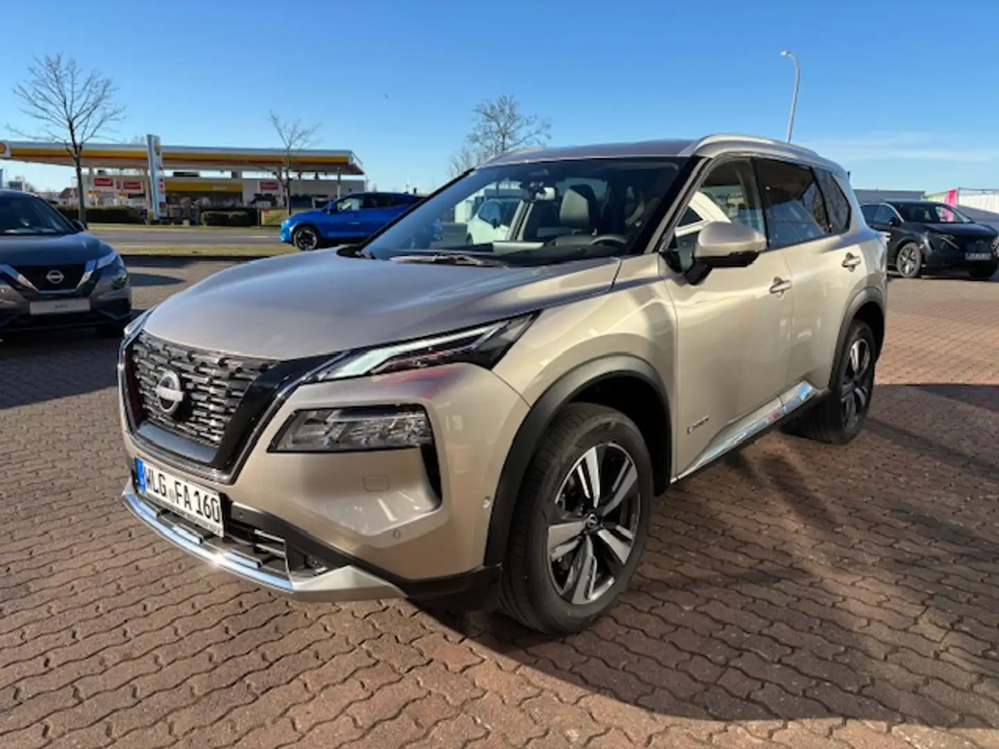 Nissan X-Trail 1.5 VC-T e-POWER e-4ORCE Tekna Silber - 1