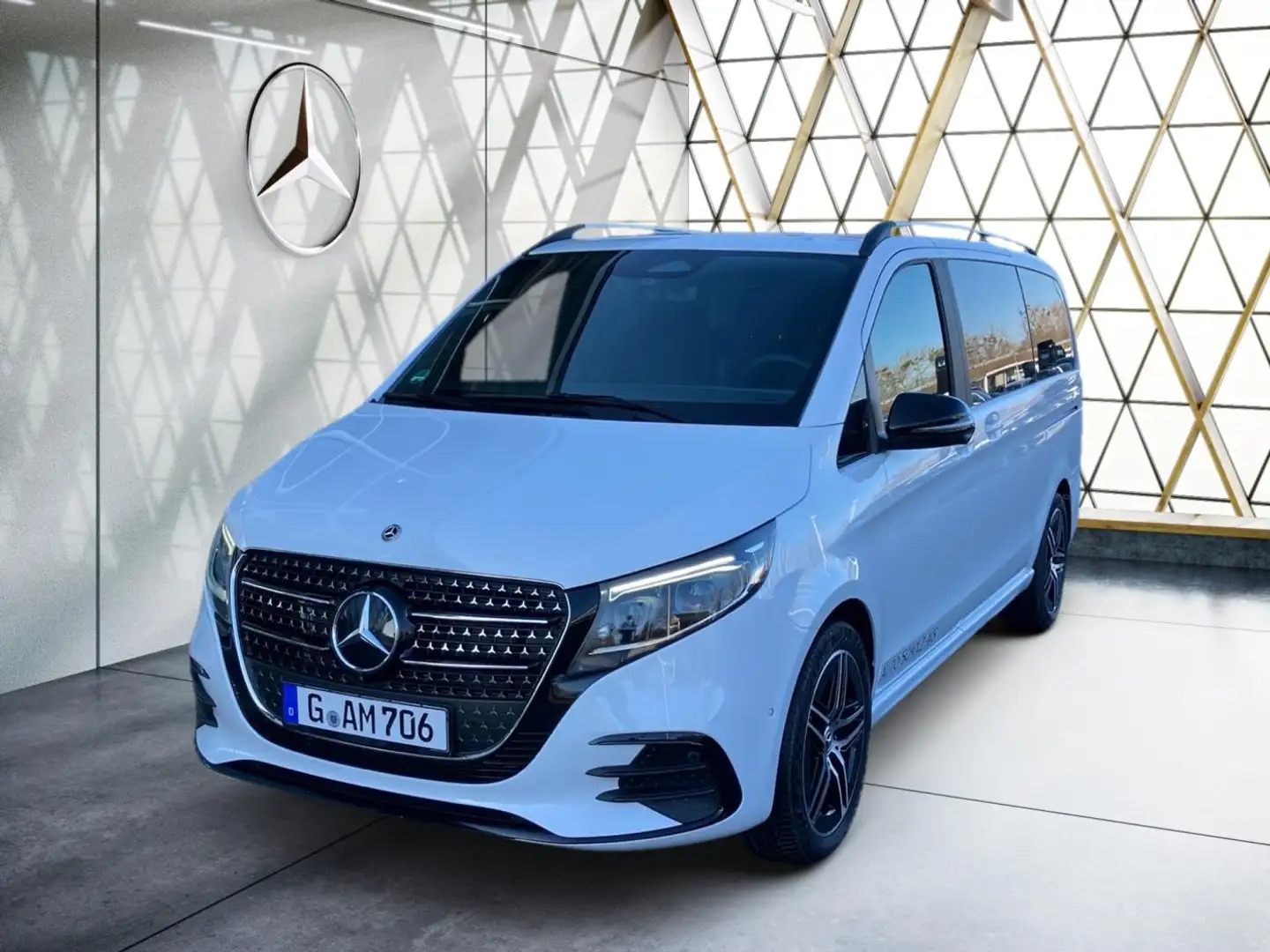 Mercedes-Benz V 300 d Lang 4M AMG Night*LenkradHz*360°*Distro* Weiß - 1