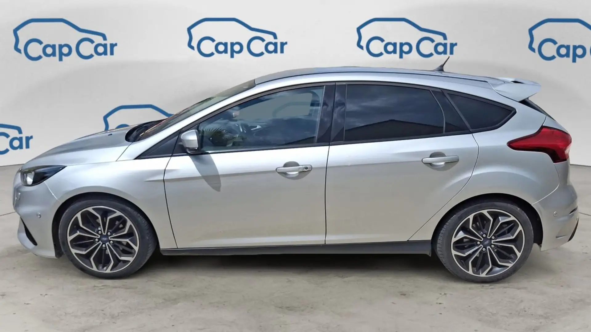 Ford Focus 1.5 TDCI 120 ST-Line - 2