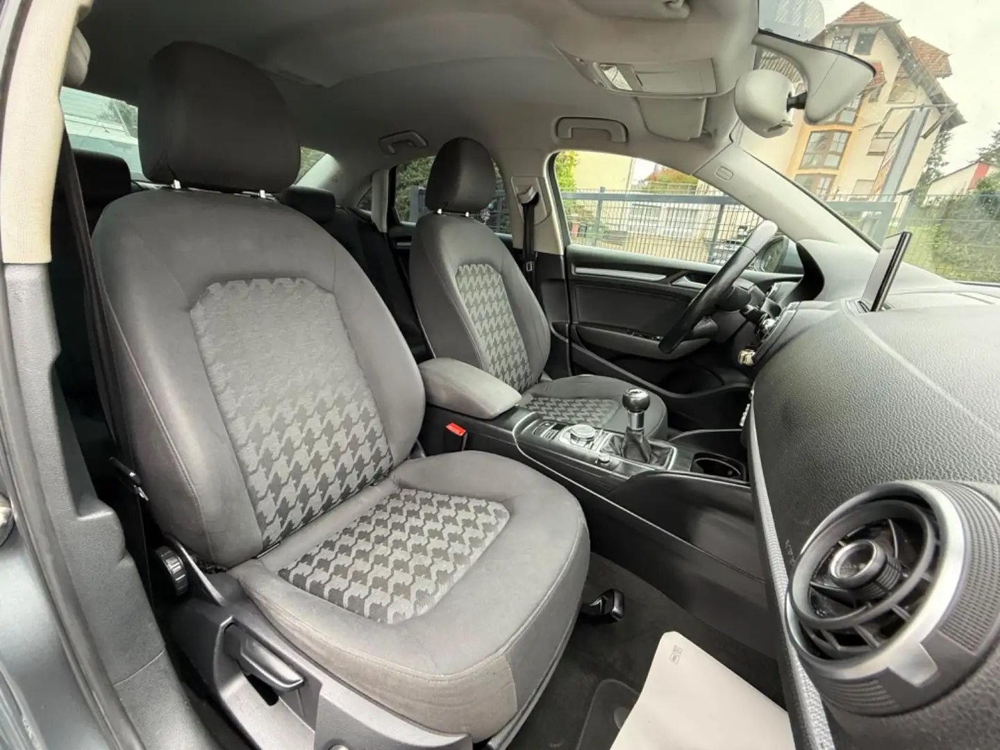 Audi A3 LIMOUSINE ATTRACTION KLIMA NAVI PDC  TEMPOMAT Grau - 2