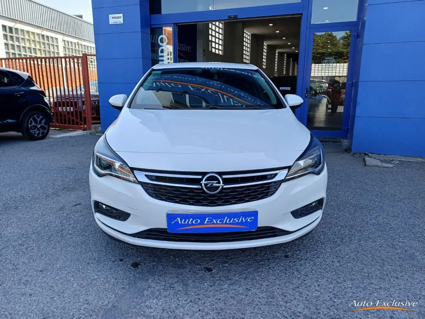 Opel Astra 1.6CDTi S/S Selective 110 Blanco - 2