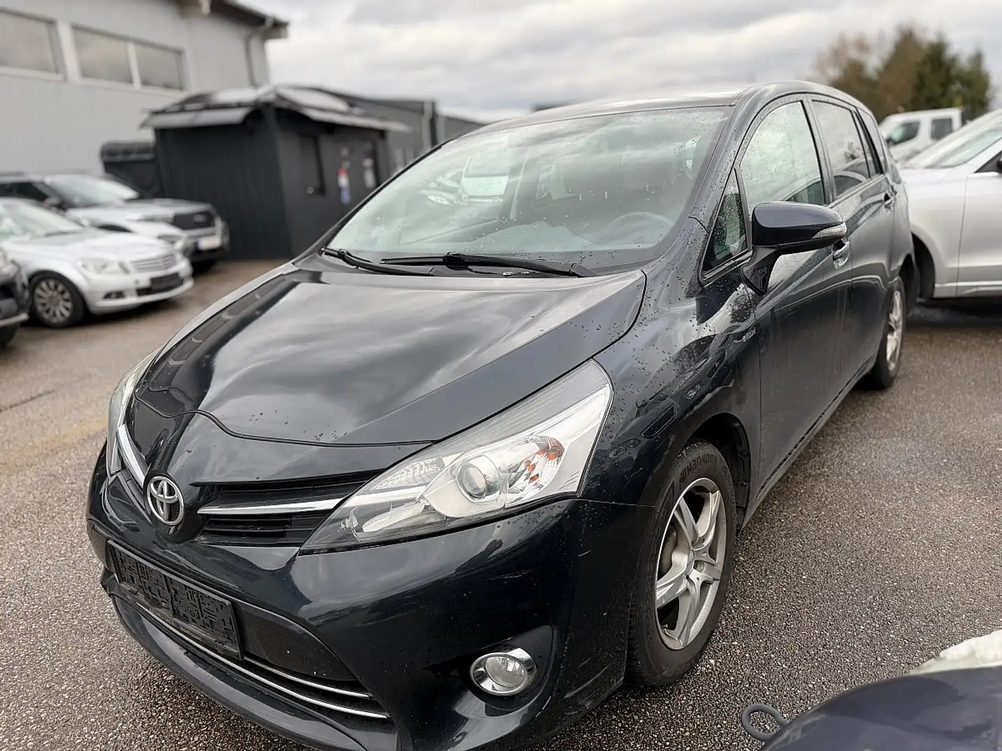 Toyota Verso 2,0D  *Pickerl 5/2026+4* Grau - 2
