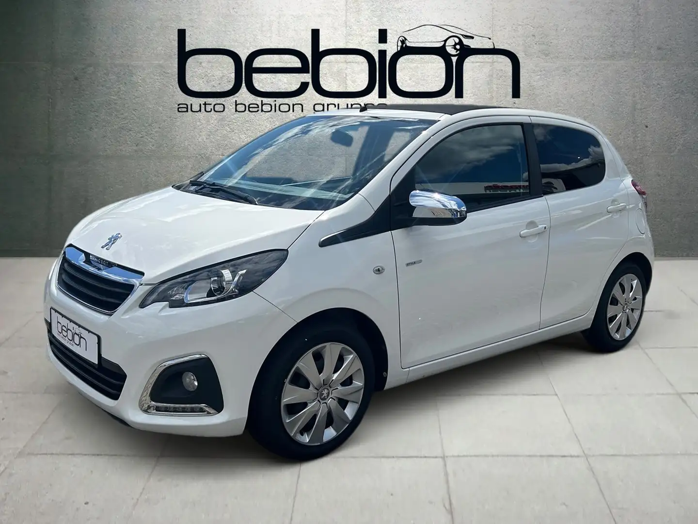 Peugeot 108 TOP 1.0 VTi TOP! Style Klima Bílá - 2
