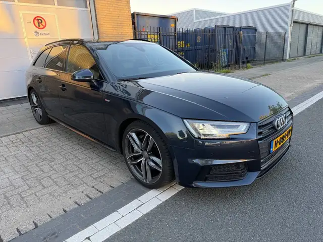 Audi A4 view 5
