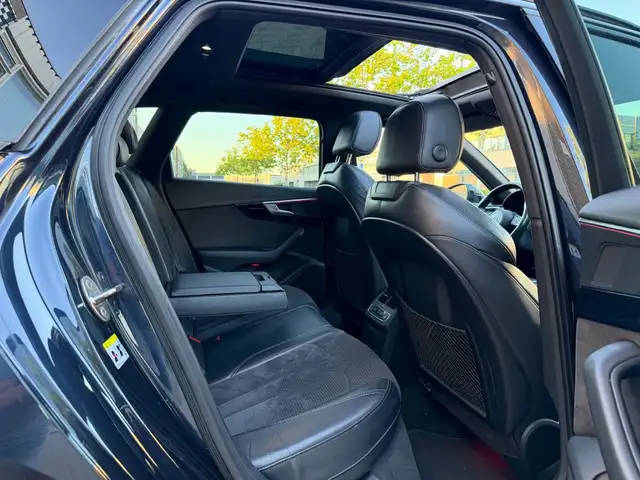 Audi A4 view 10