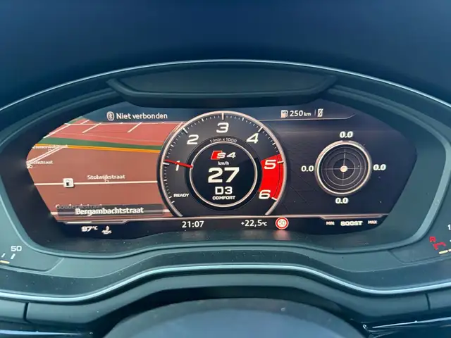 Audi A4 view 13
