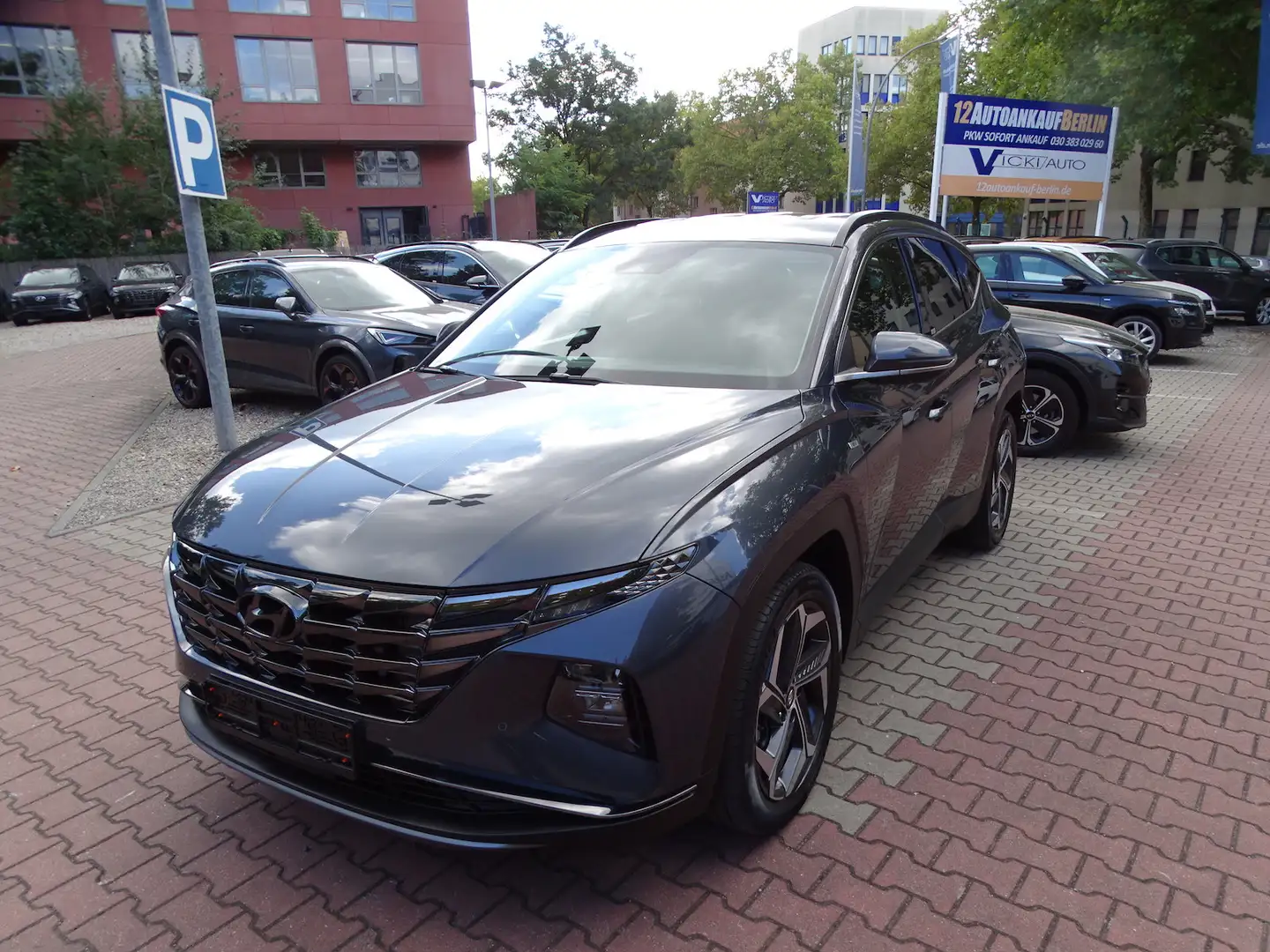 Hyundai TUCSON 1.6 Mild-Hybrid 4WD Automatik Grau - 1