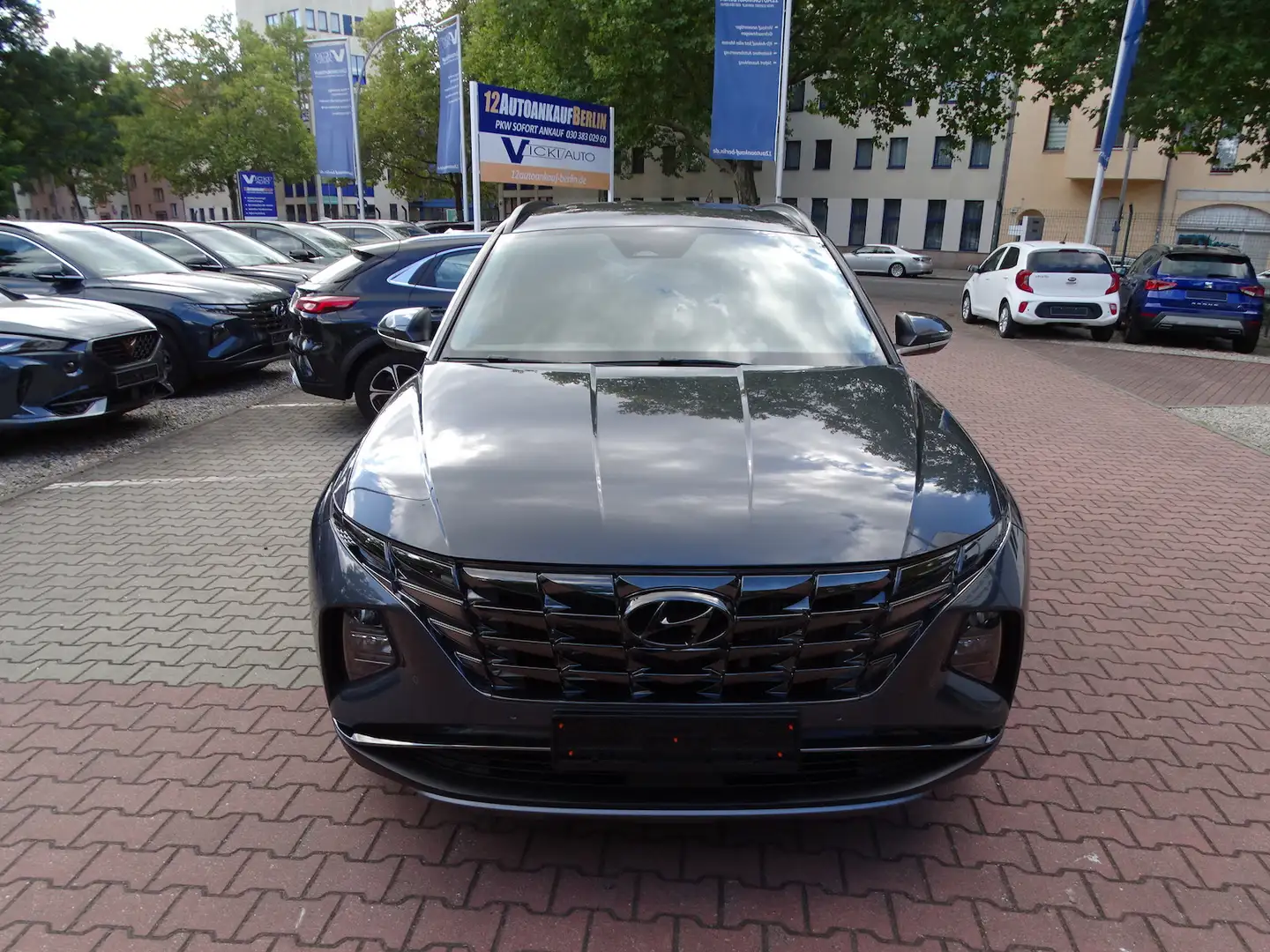 Hyundai TUCSON 1.6 Mild-Hybrid 4WD Automatik Grau - 2