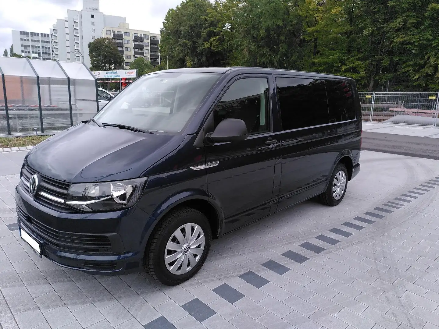 Volkswagen T6 Multivan 2.0 TDI Comfortline Kurz Blau - 2