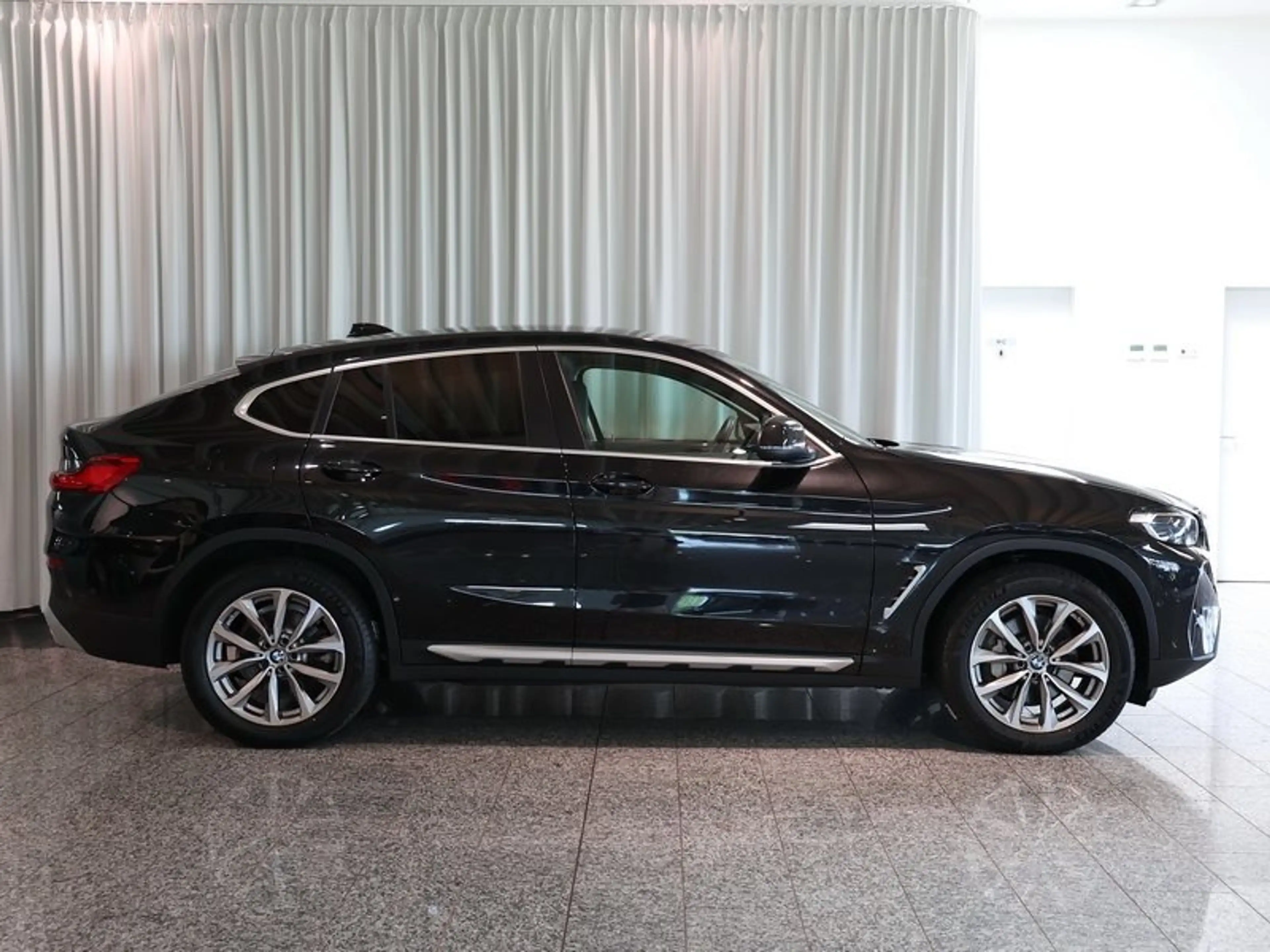 BMW X4 xDrive30d 19Zoll DrivAss Laser HUD HiFi RFK — photo 2