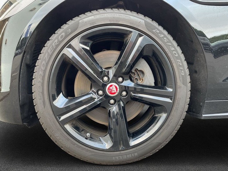 Jaguar XF P300 AWD Sport — photo 7