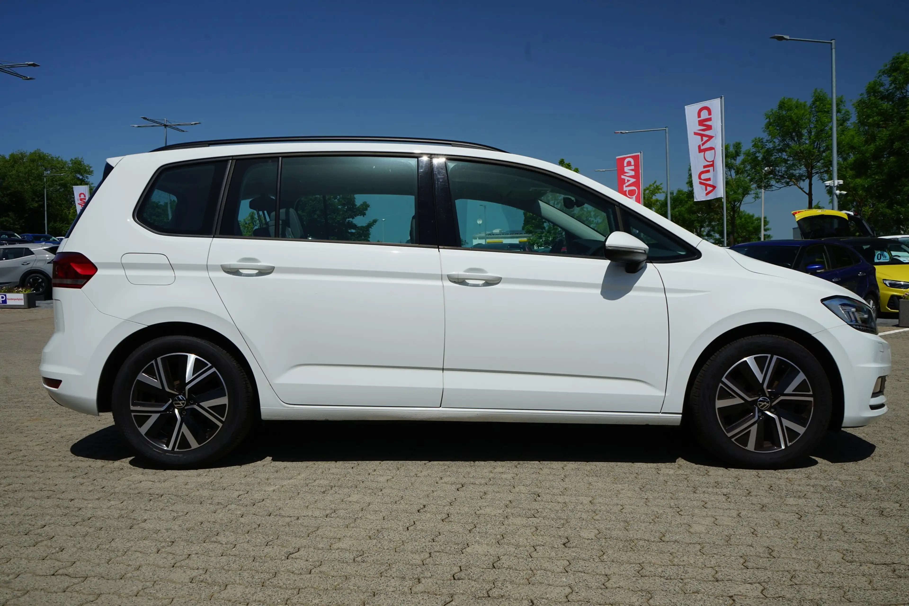 Volkswagen Touran 1.5 TSI DSG Family 7-Sitzer LED Navi AHK — photo 27