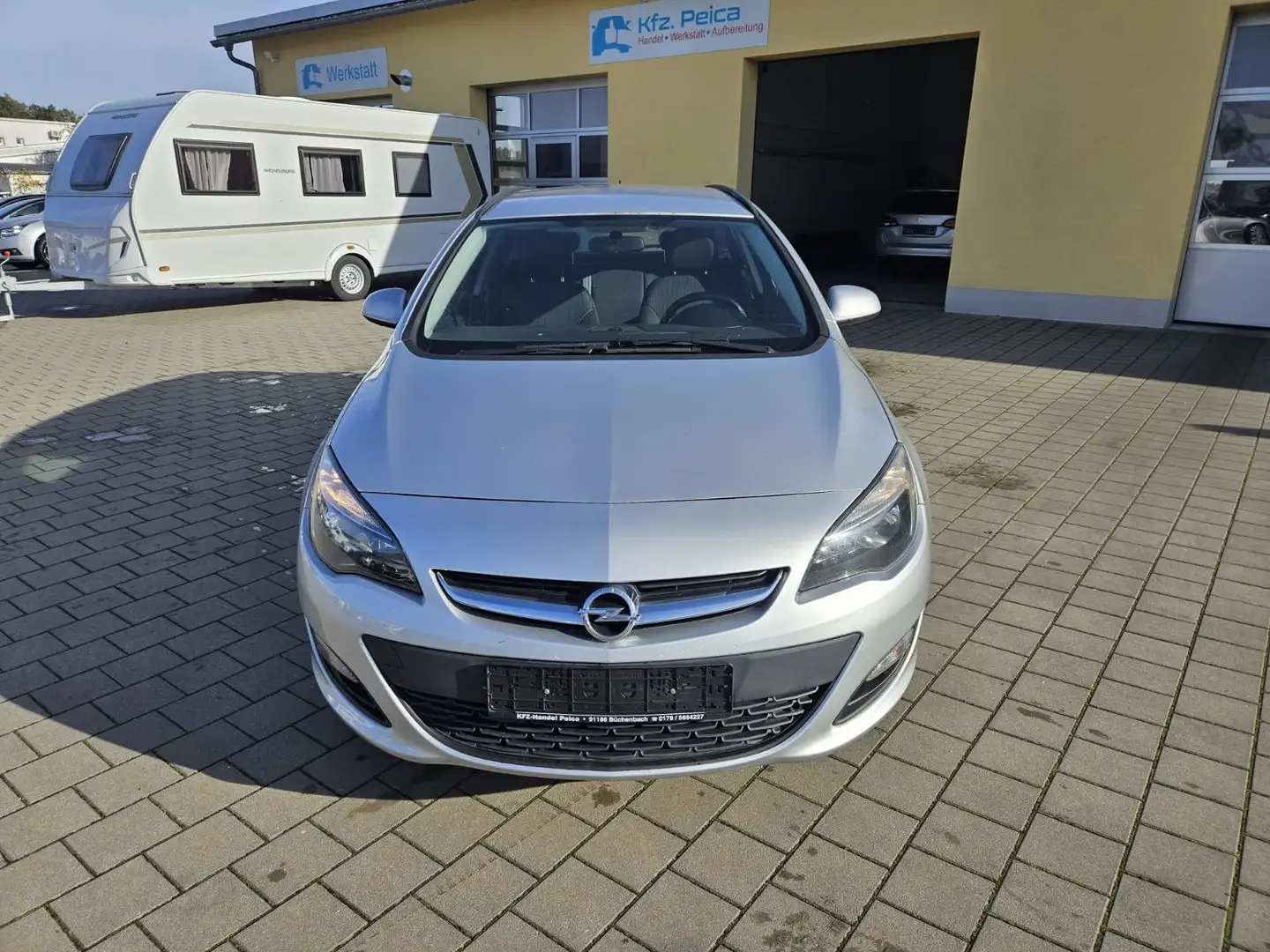 Opel Astra J Sports Tourer Edition*Navi*AHK* Silber - 2