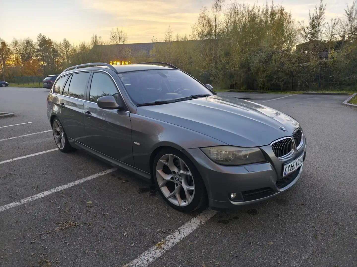 BMW 330 330d Handschalter Touring Edition Sport Braun - 2