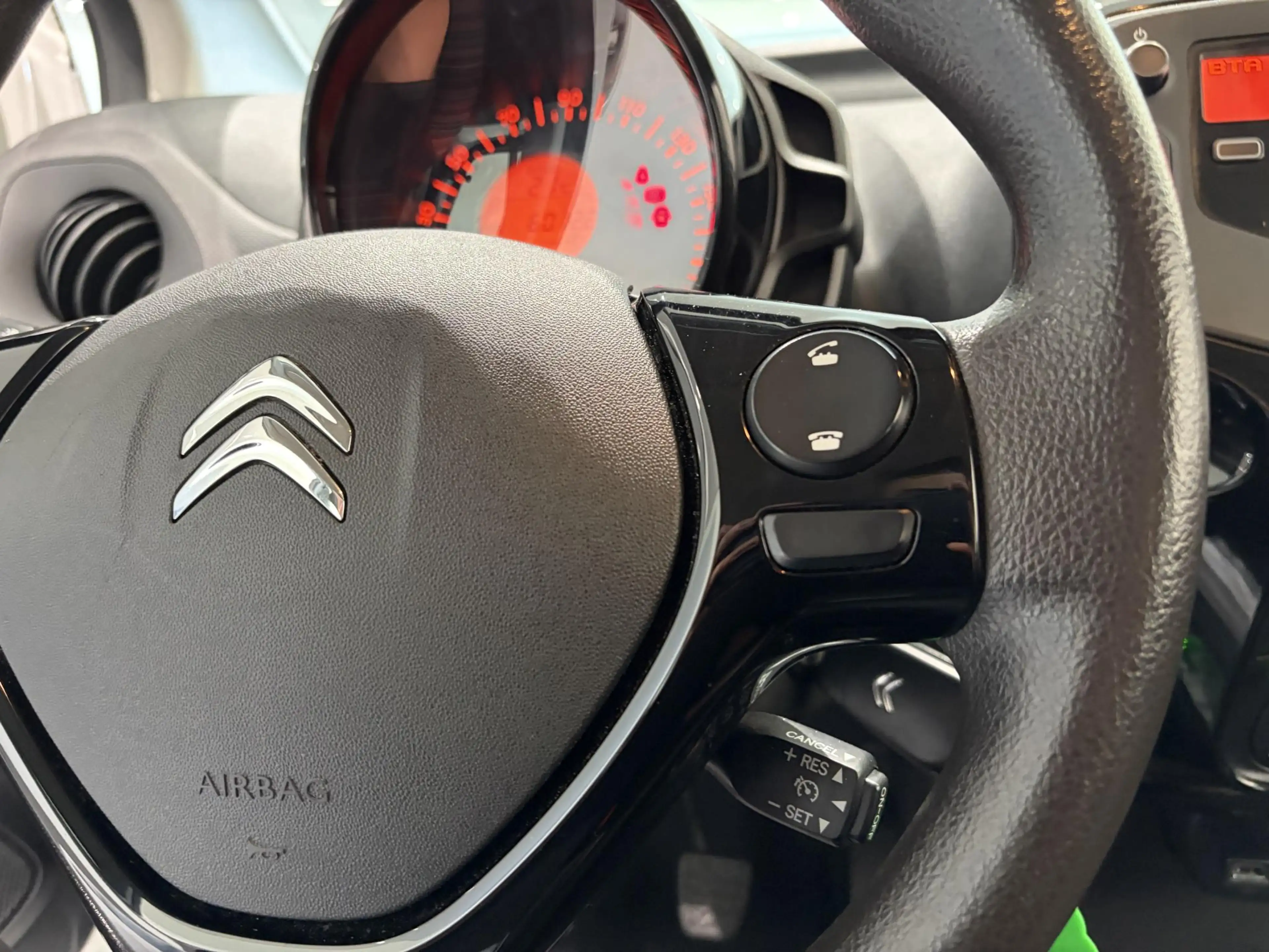 Citroen C1 1.0 VTi Feel — photo 12