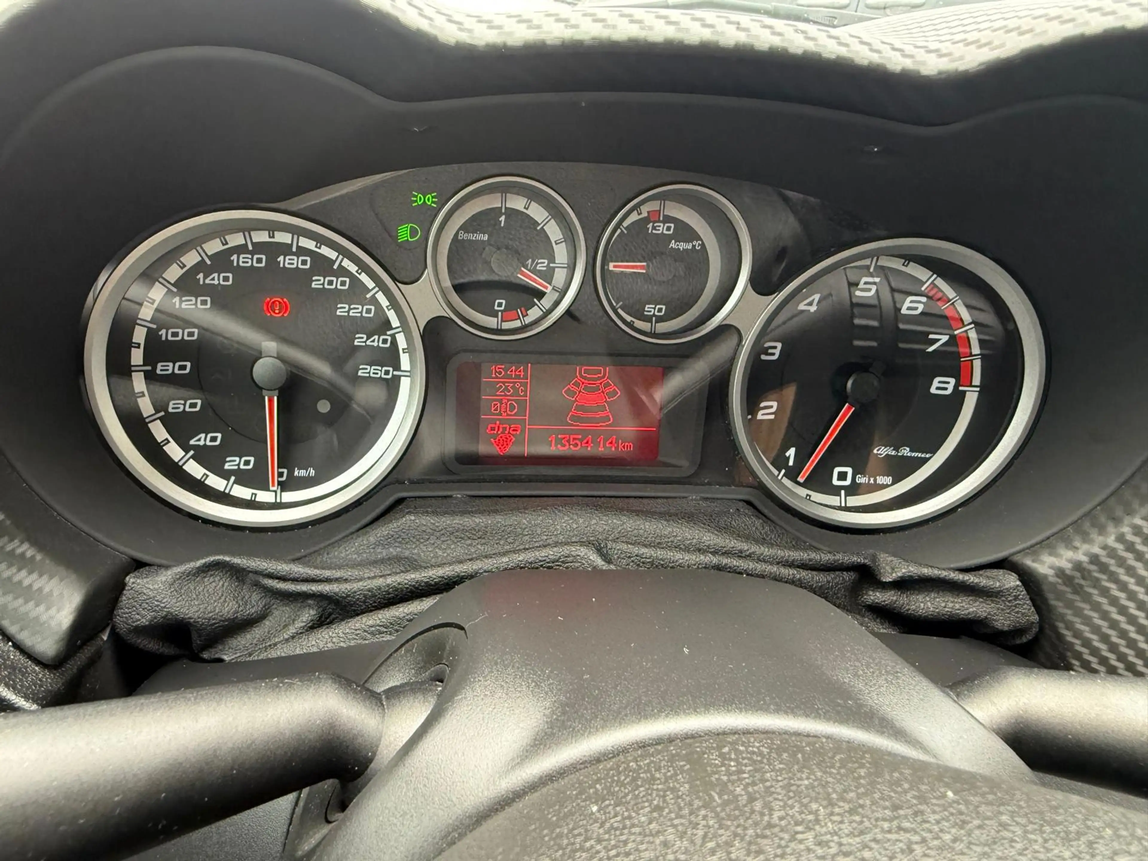 Alfa Romeo MiTo 0.9 TwinAir Exclusive Cruise Control / PDC / Panod — photo 13