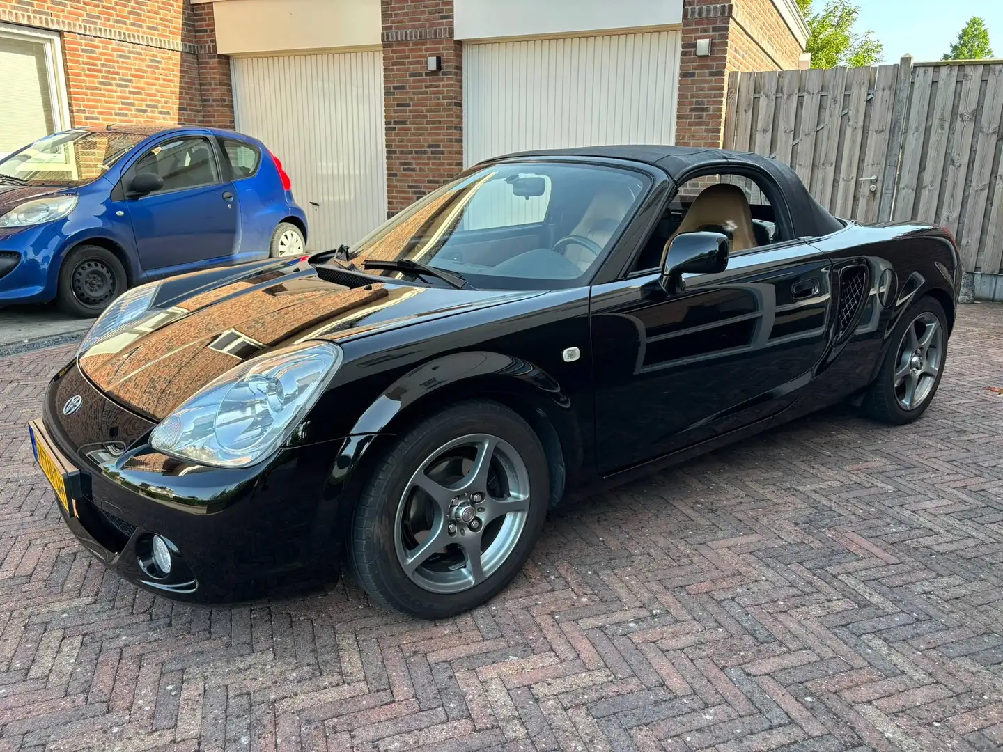 Toyota MR 2 1.8 VVT-i Special Edtion (W30) Schwarz - 2