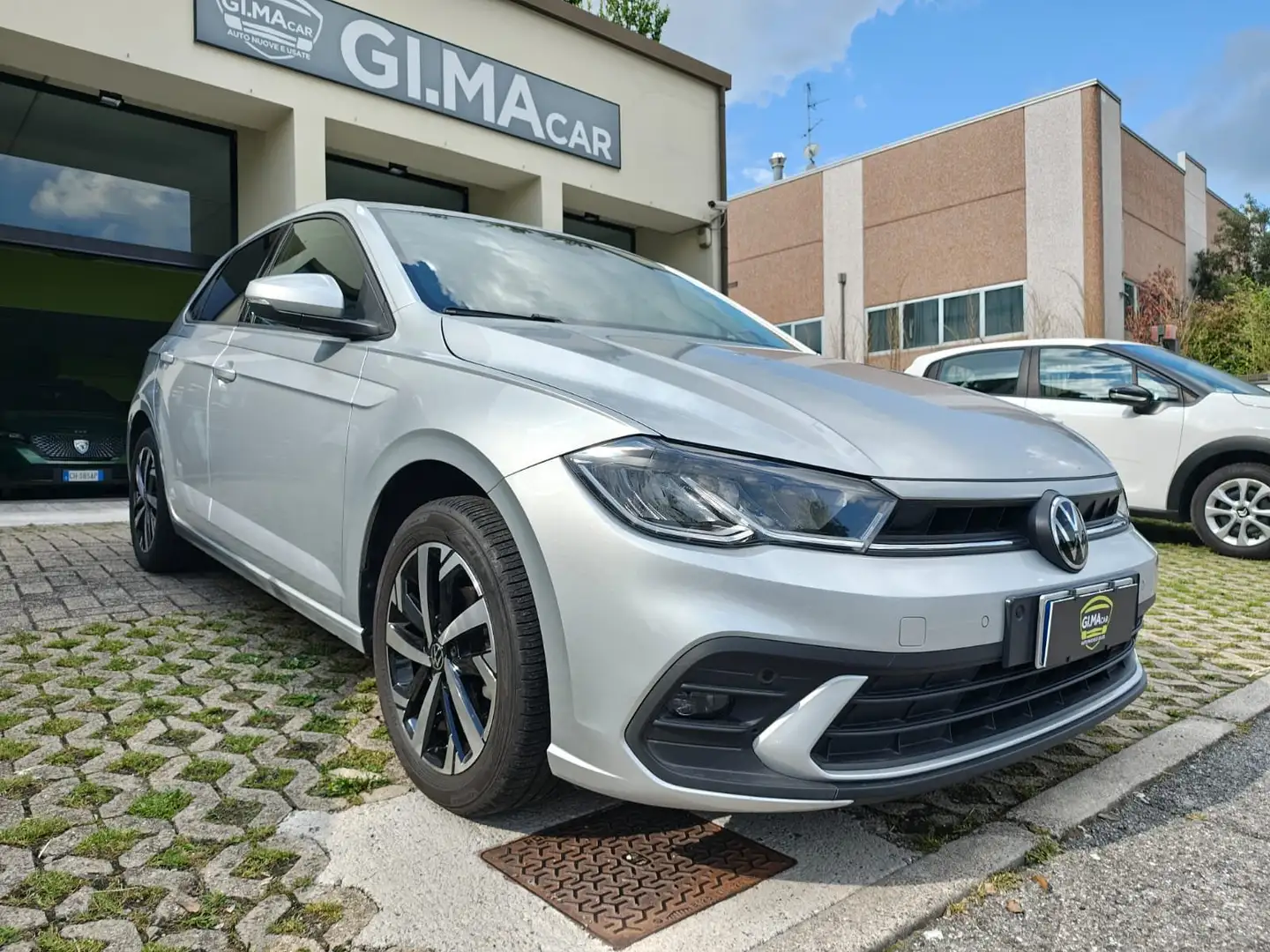 Volkswagen Polo 1.0 tsi STYLE 95cv Gris - 1