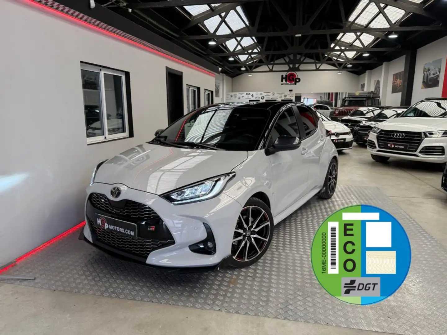 Toyota Yaris Hybrid GR Sport Bianco - 1