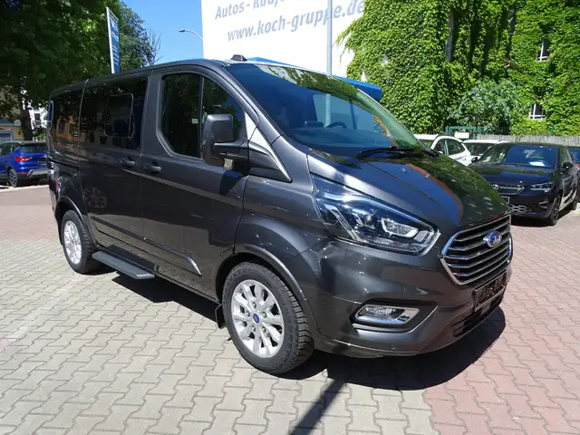 Ford Tourneo Custom view 4