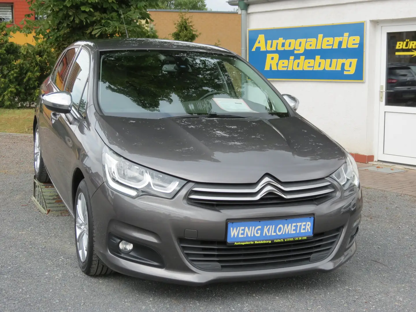 Citroen C4 Selection 2.Hd. 5-türig!!TOP!!SR+WR! Gris - 1