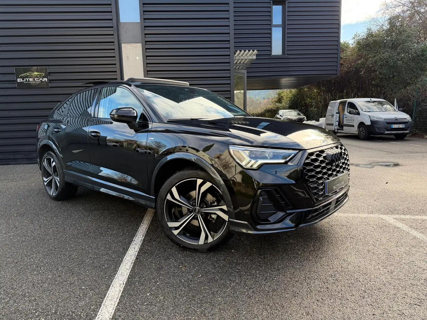 Audi Q3 Q3 Sportback 35 TDI 150 ch S tronic 7 S line Zwart - 1