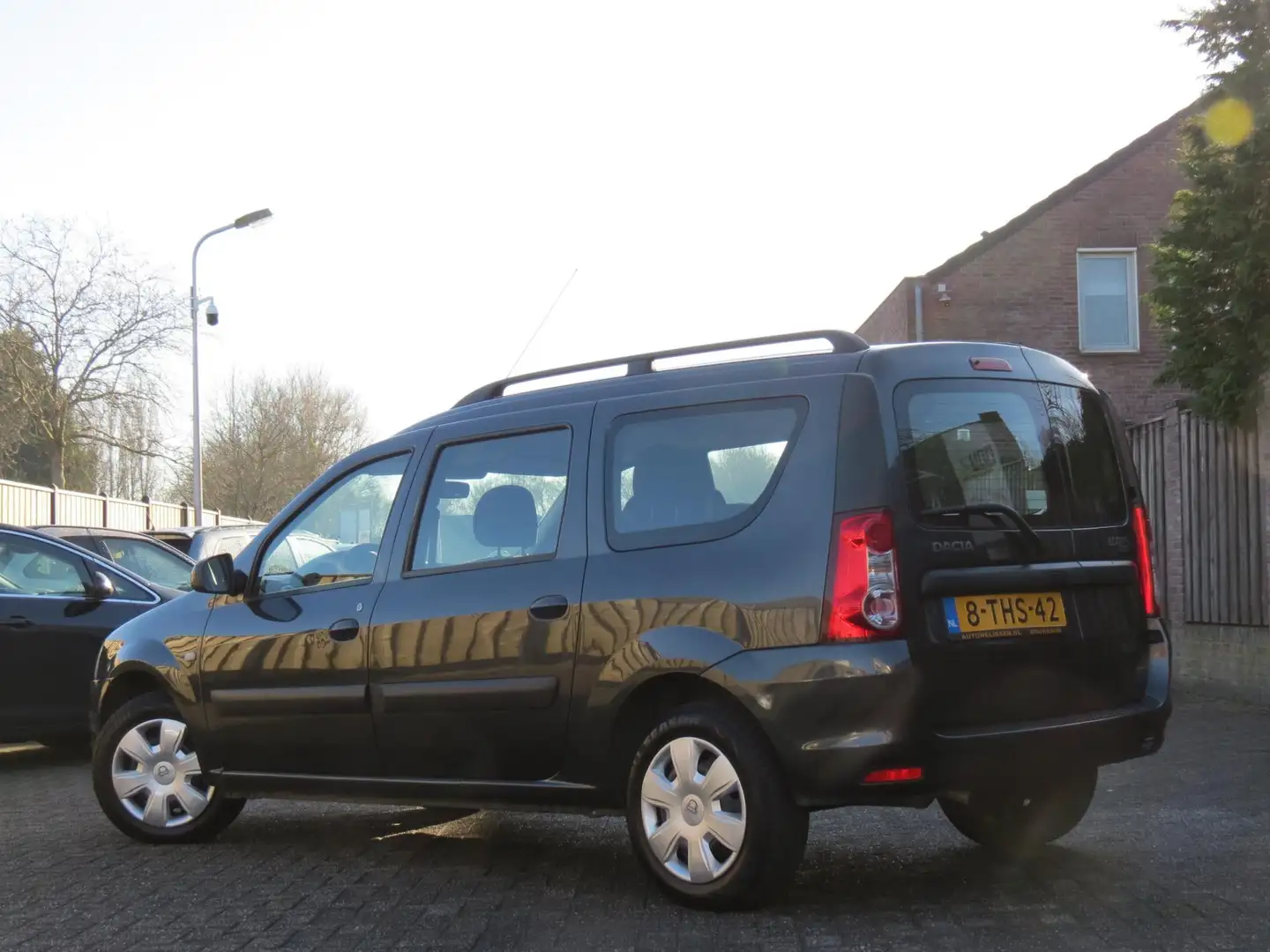 Dacia Logan MCV 1.6-16V Lauréate | AIRCO | ALL-SEASON BANDEN | Grau - 2