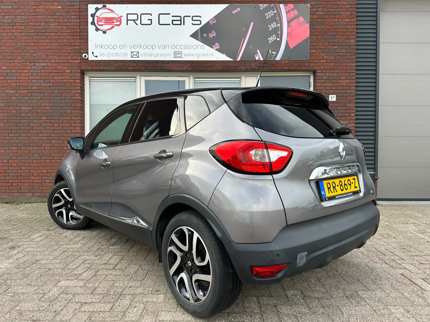 Renault Captur 1.2 TCe Dynamique / Navi / Camera / PDC / Clima / Grau - 2
