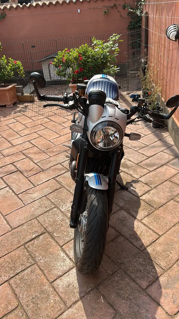 Ducati Scrambler Cafe Racer - 1