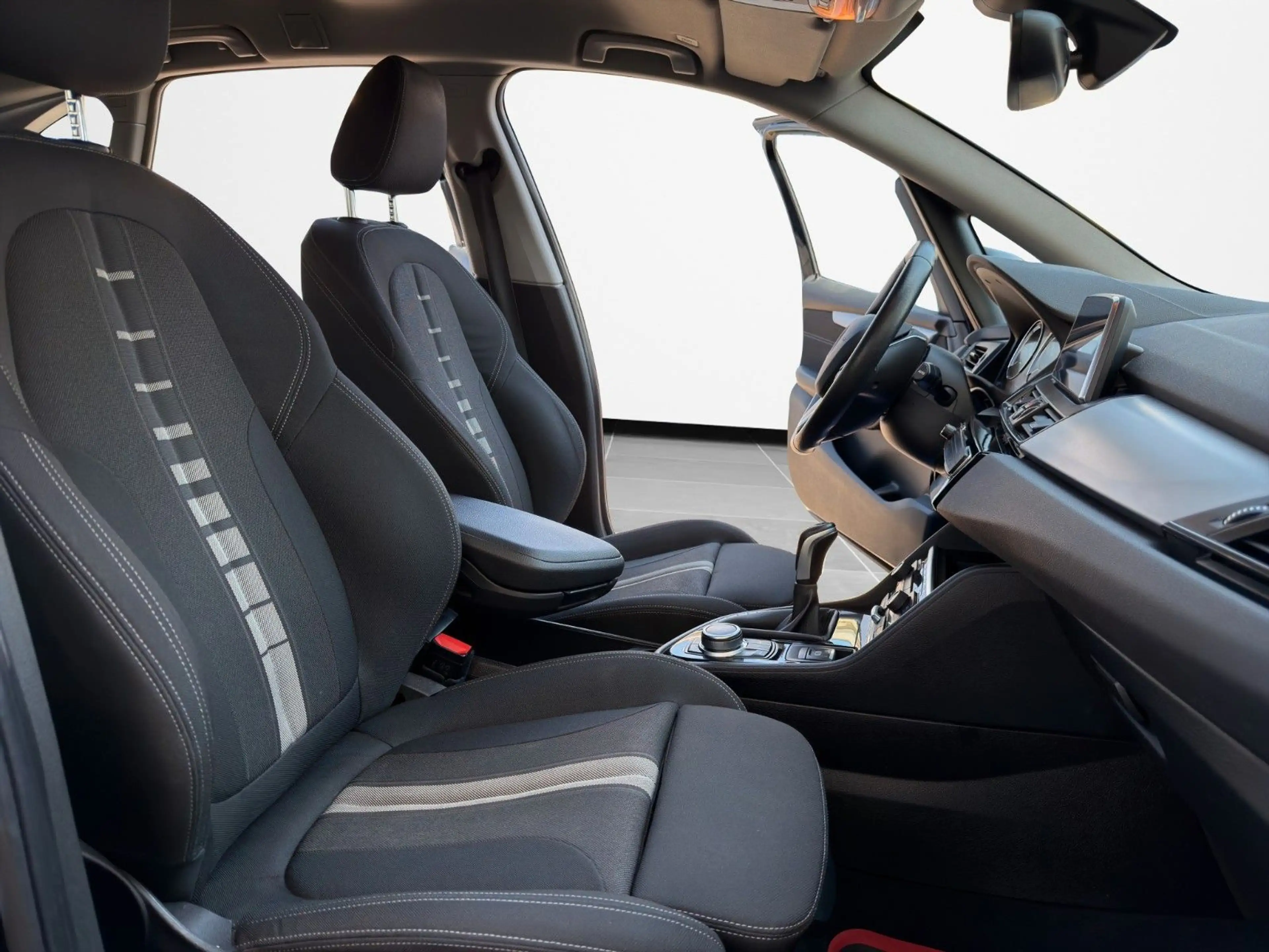 BMW 216 D ACTIVE TOURER ADVANTAGE! PDC! SHZ! AHK! — photo 7