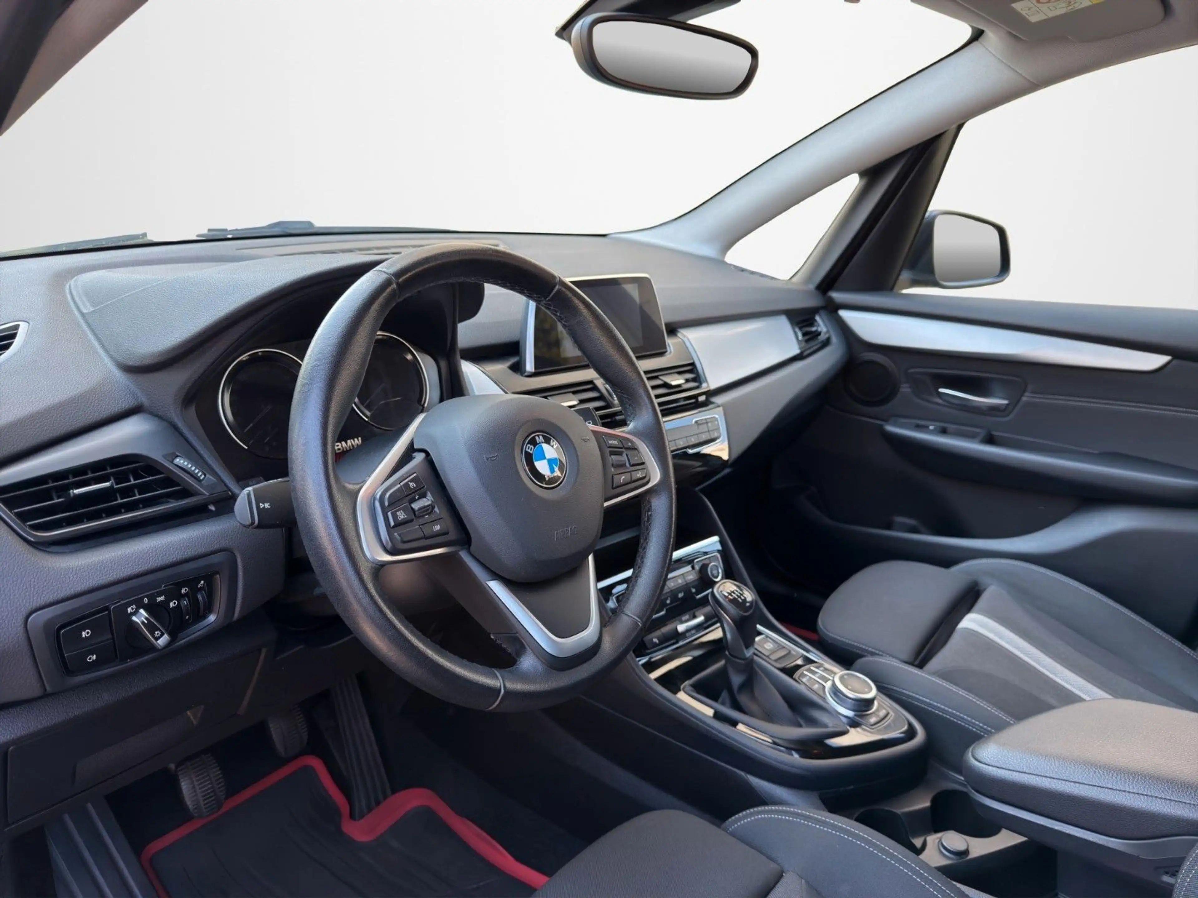 BMW 216 D ACTIVE TOURER ADVANTAGE! PDC! SHZ! AHK! — photo 3