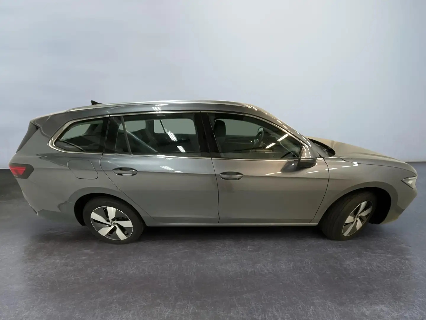Volkswagen Passat Variant Business 1.5 eTSI 150PS/110kW DSG7 2025 +17" Bo... Grau - 2