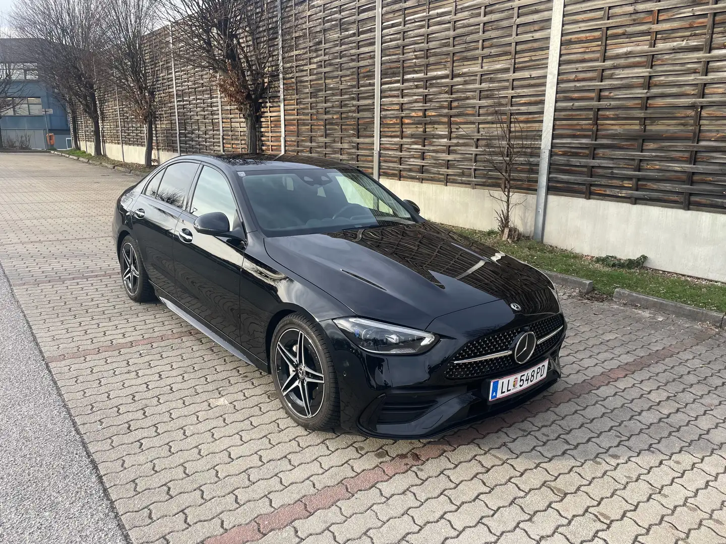 Mercedes-Benz C 220 AMG Line Top Ausstattung Schwarz - 1