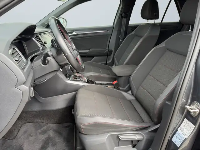 Volkswagen T-Roc view 7