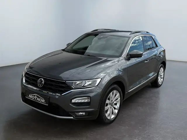 Volkswagen T-Roc view 2