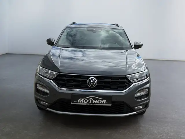 Volkswagen T-Roc view 6